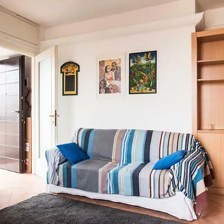 Apartment La Dei Navigli Milan