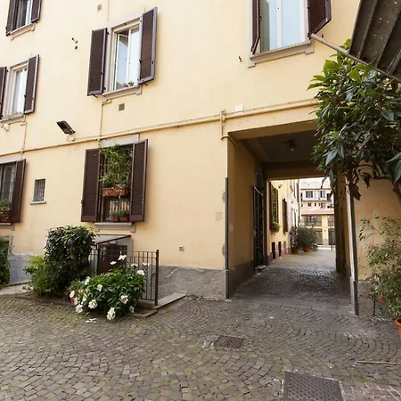 La Dei Navigli Apartment *